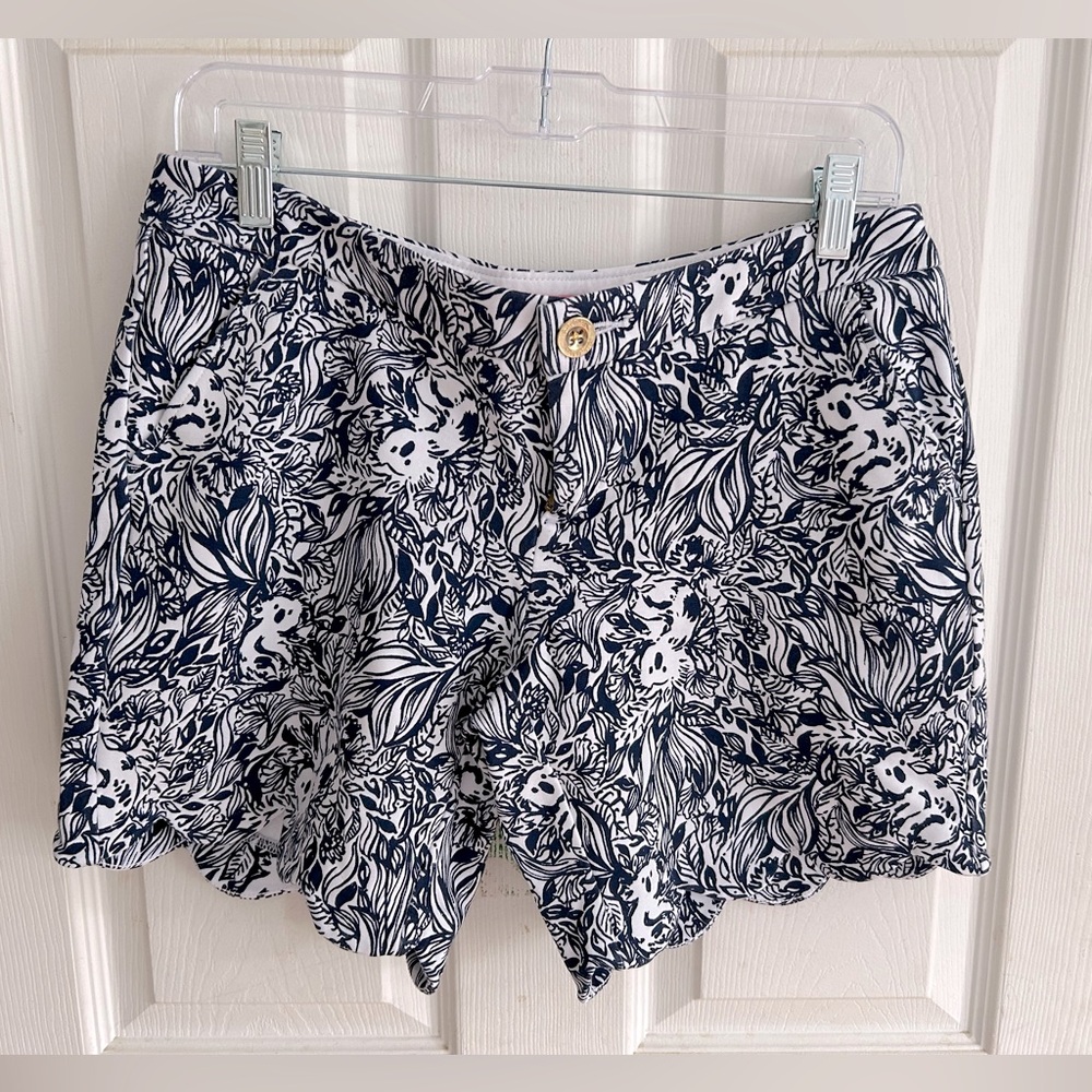 Lilly Pulitzer 7” Darci Knit Shorts. Size: 4.  Scalloped hem. Koala print.